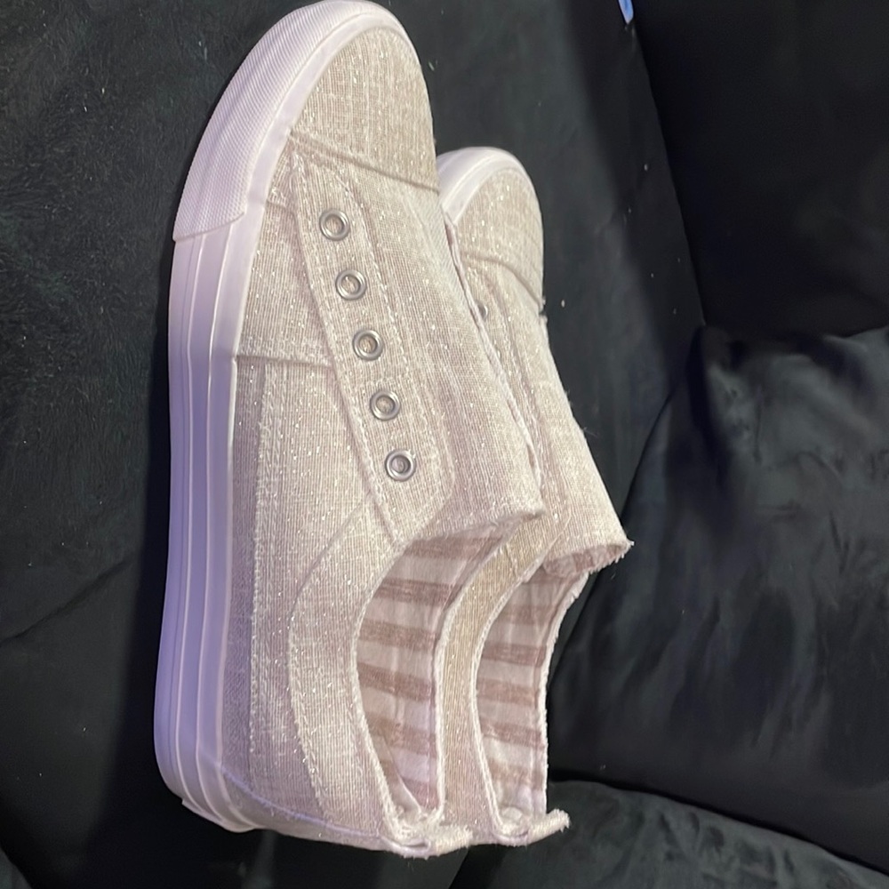 Gypsy jazz canvas sneakers woman’s size 9 Tan with Sparkles